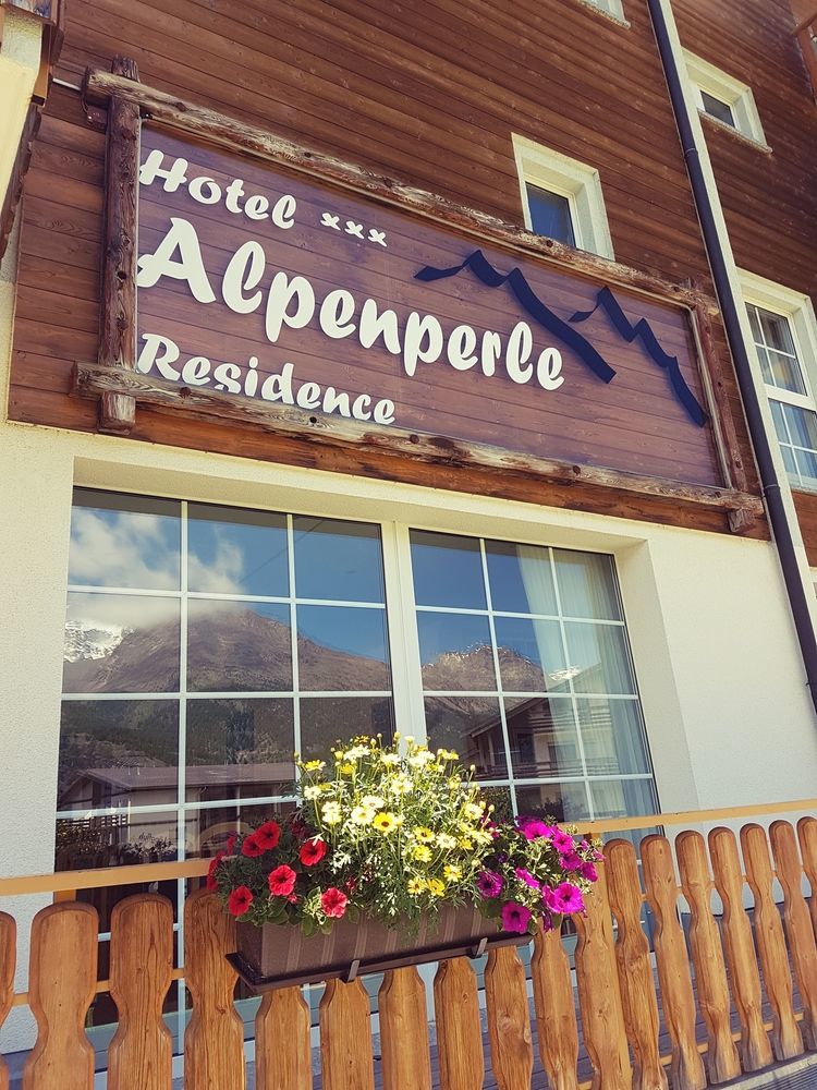 Hotel Alpenperle Saas-Fee Luaran gambar